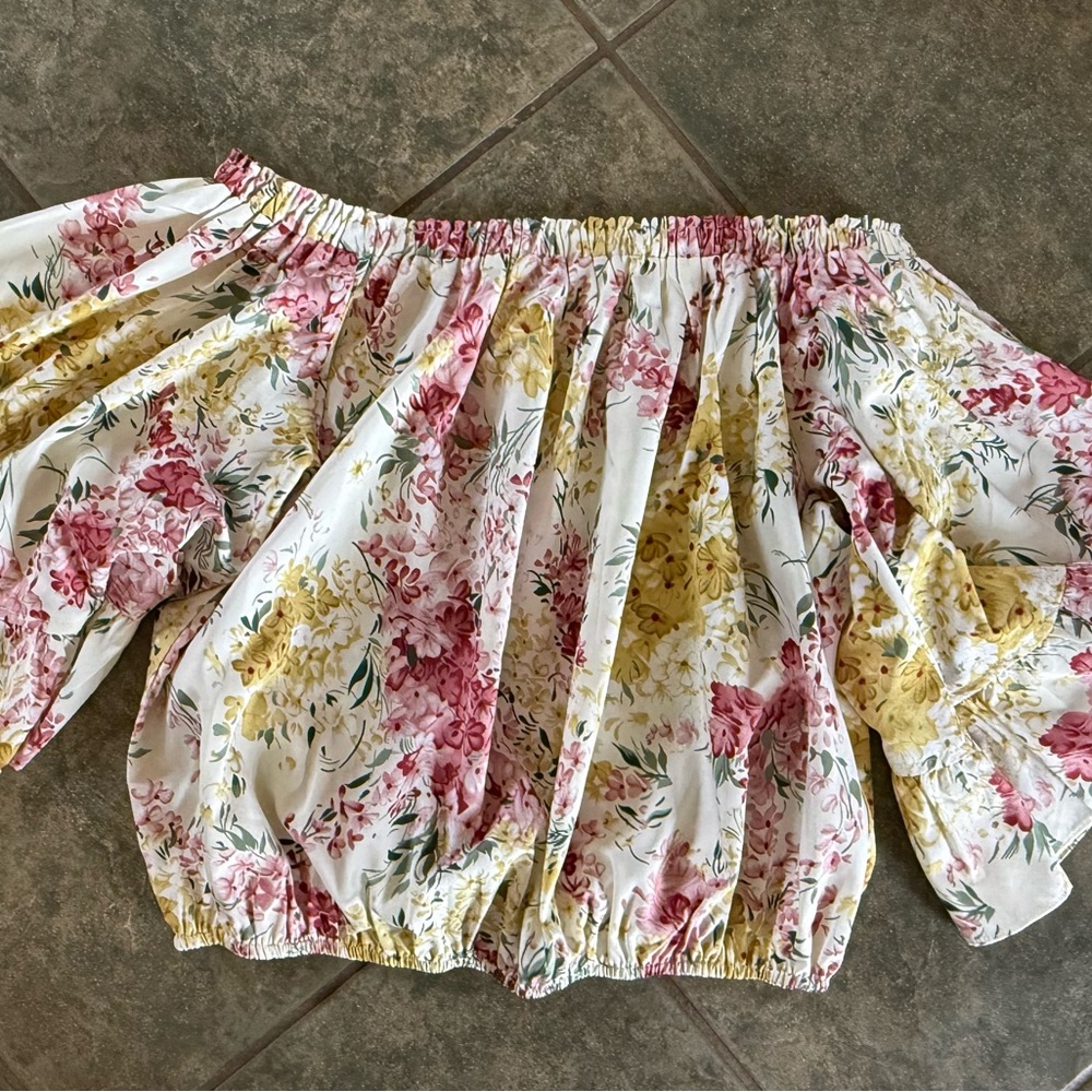 🎀3/$25🎀 Eesome Floral Ruffled Blouse in Pink and Yellow